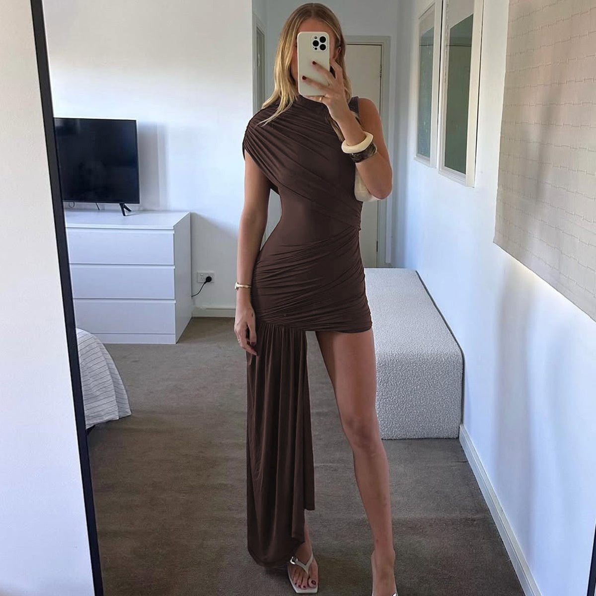 Lunsera Slim Round Neck Pleated Dress